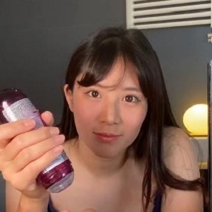 OnlyFans网红妹子obokozu的4V作品，白人和亚洲女孩，1.9G视频