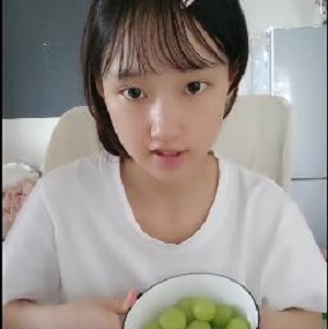 起来，跟着这对姐妹花一起享受舞蹈的魅力吧！热榜小女菩萨姐妹花女